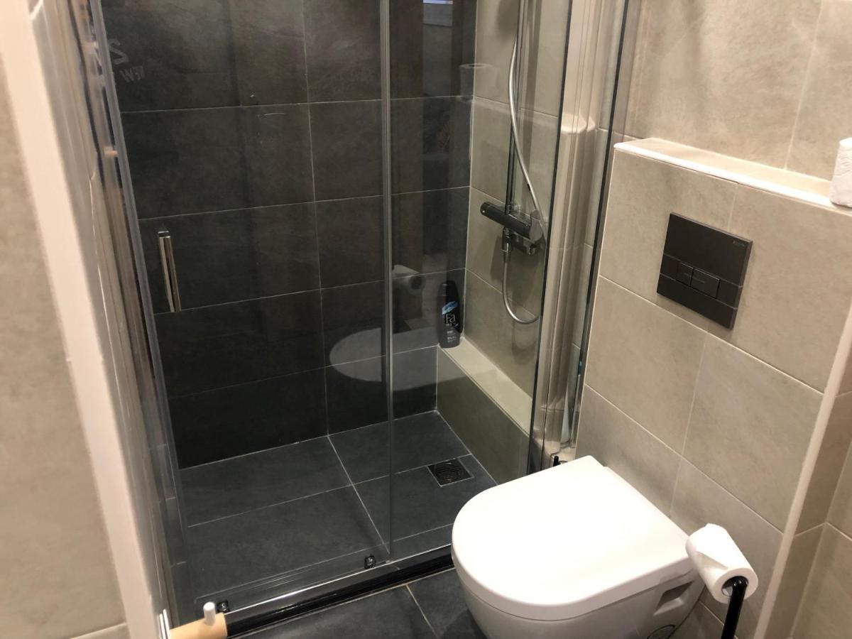 Royal Red Suite No 1, Piraeus Port Экстерьер фото