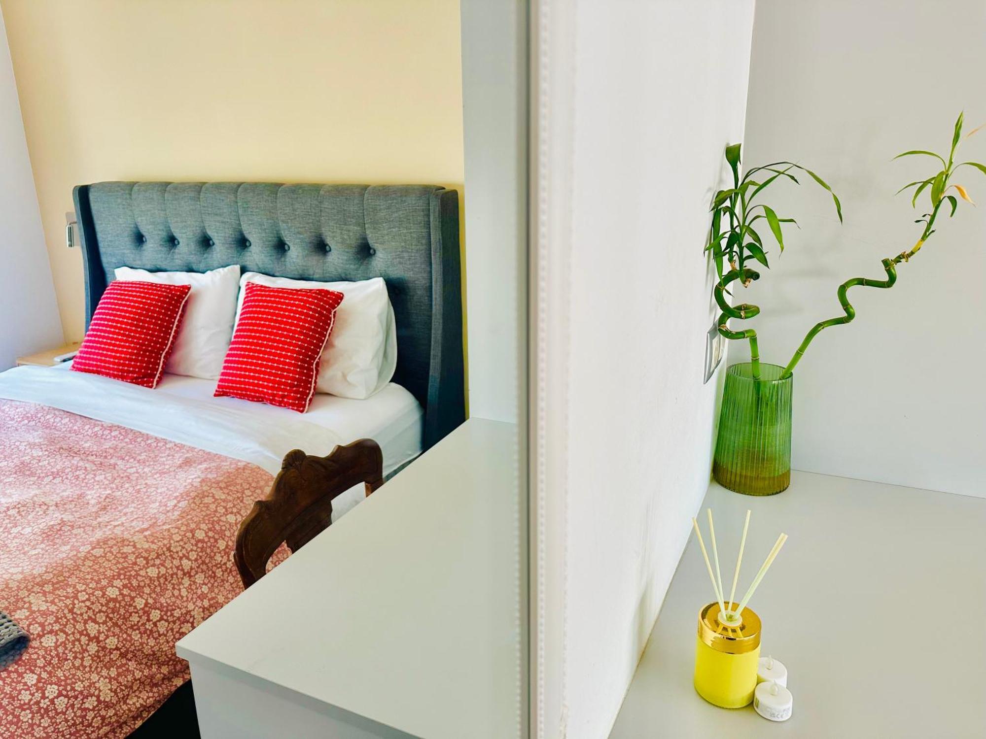 Royal Red Suite No 1, Piraeus Port Экстерьер фото